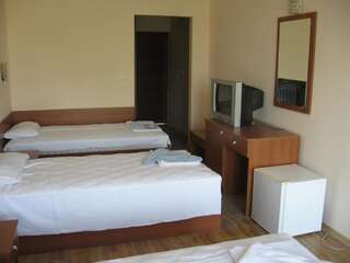 Отель Complex Dobrudja Кранево Двухместный номер с 2 отдельными кроватями и балконом-5